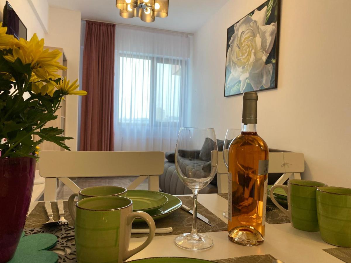 Studios & Apartments Palas By Glam Apartments ياش المظهر الخارجي الصورة