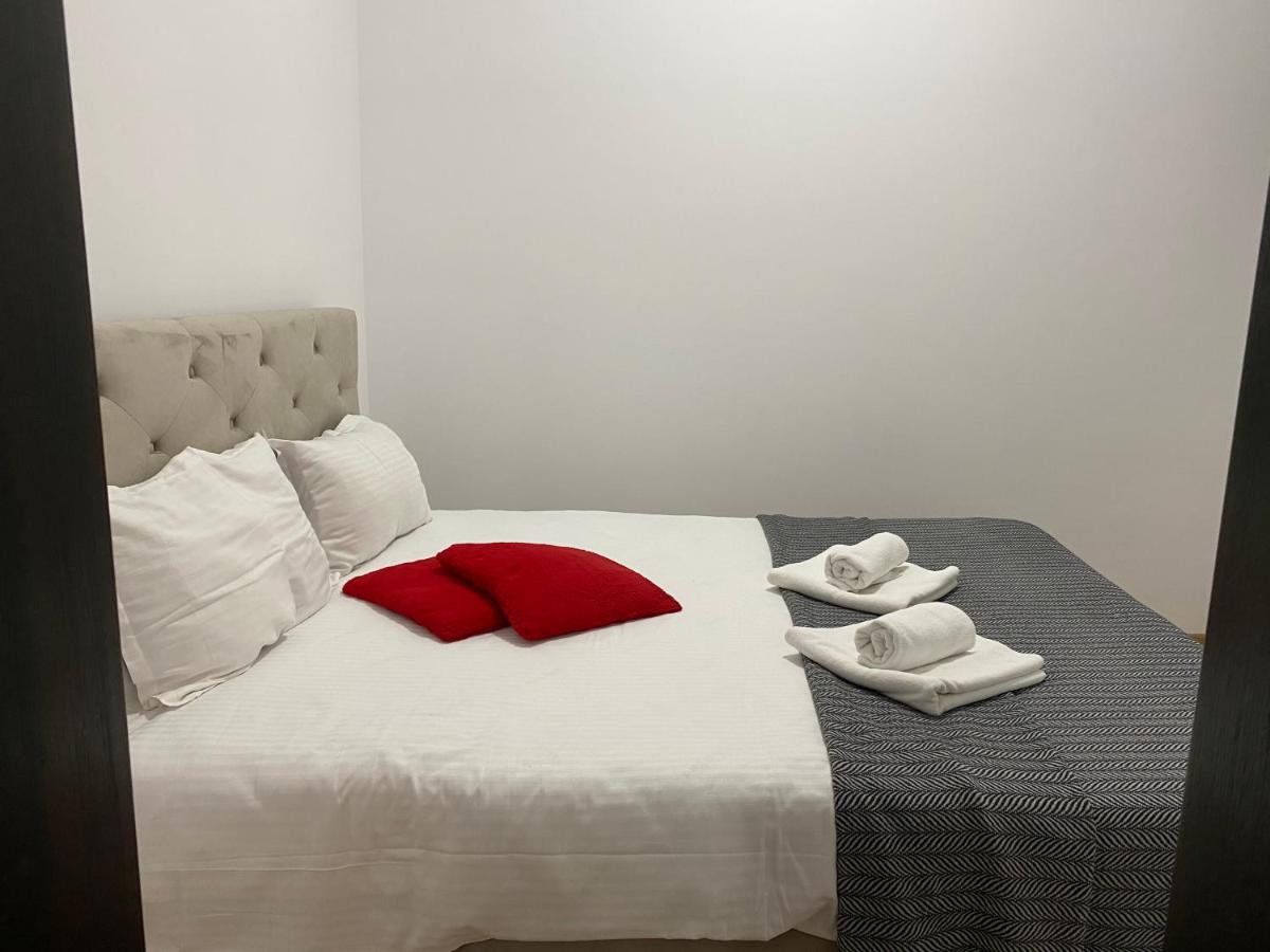 Studios & Apartments Palas By Glam Apartments ياش المظهر الخارجي الصورة