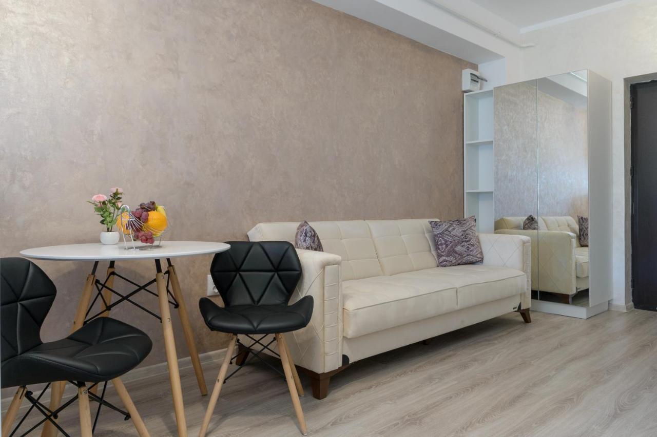 Studios & Apartments Palas By Glam Apartments ياش المظهر الخارجي الصورة