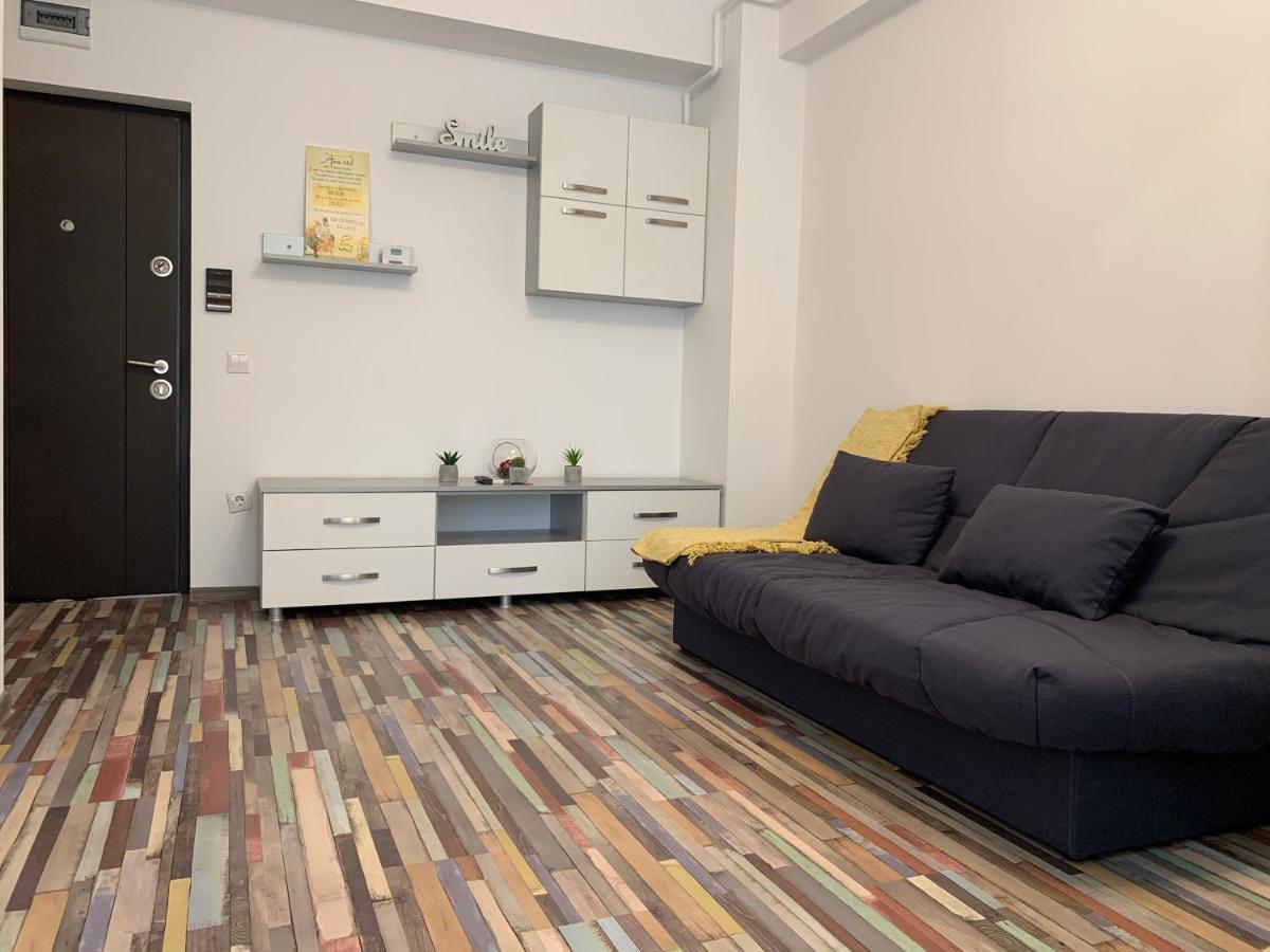 Studios & Apartments Palas By Glam Apartments ياش المظهر الخارجي الصورة