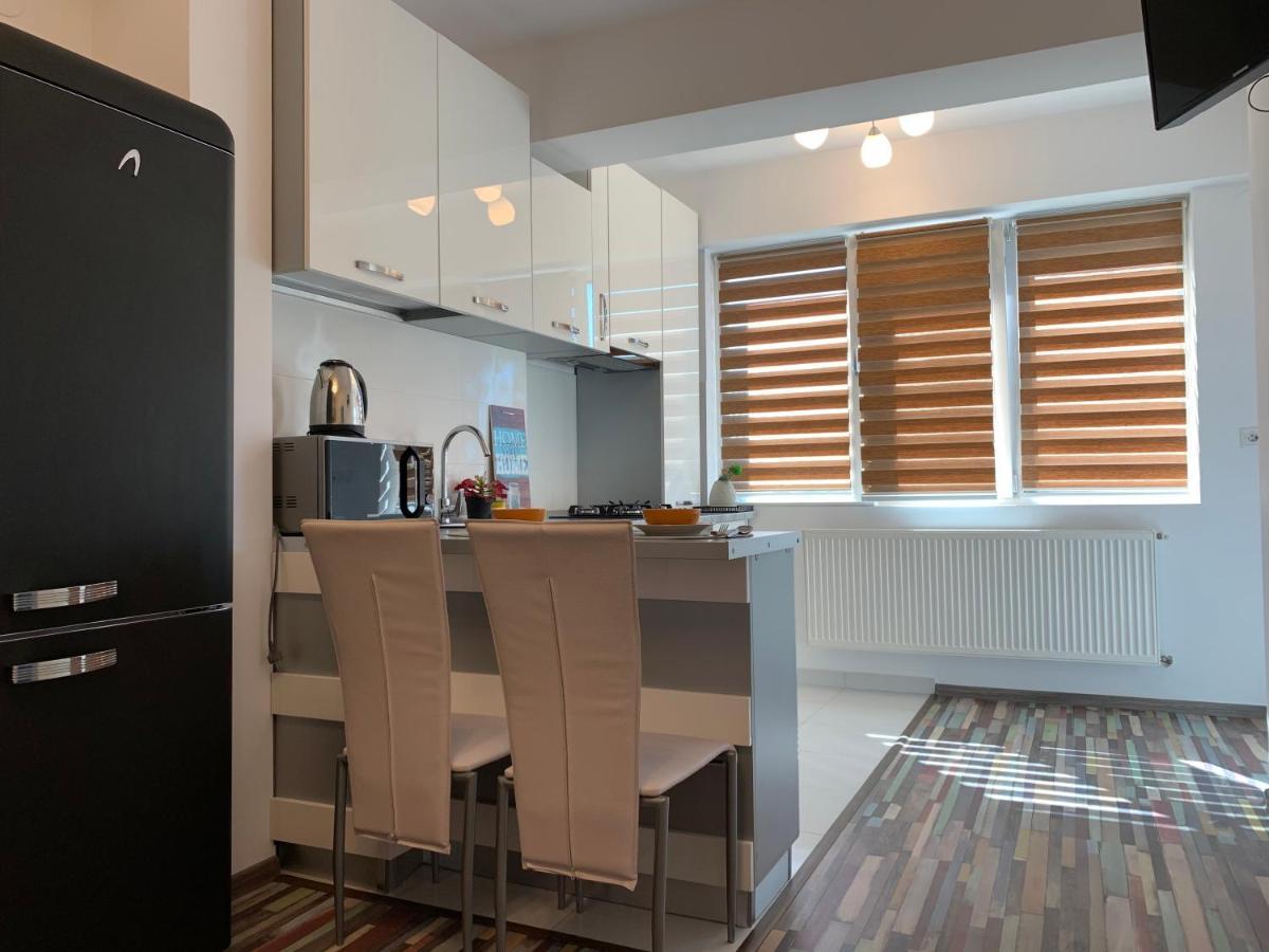 Studios & Apartments Palas By Glam Apartments ياش المظهر الخارجي الصورة