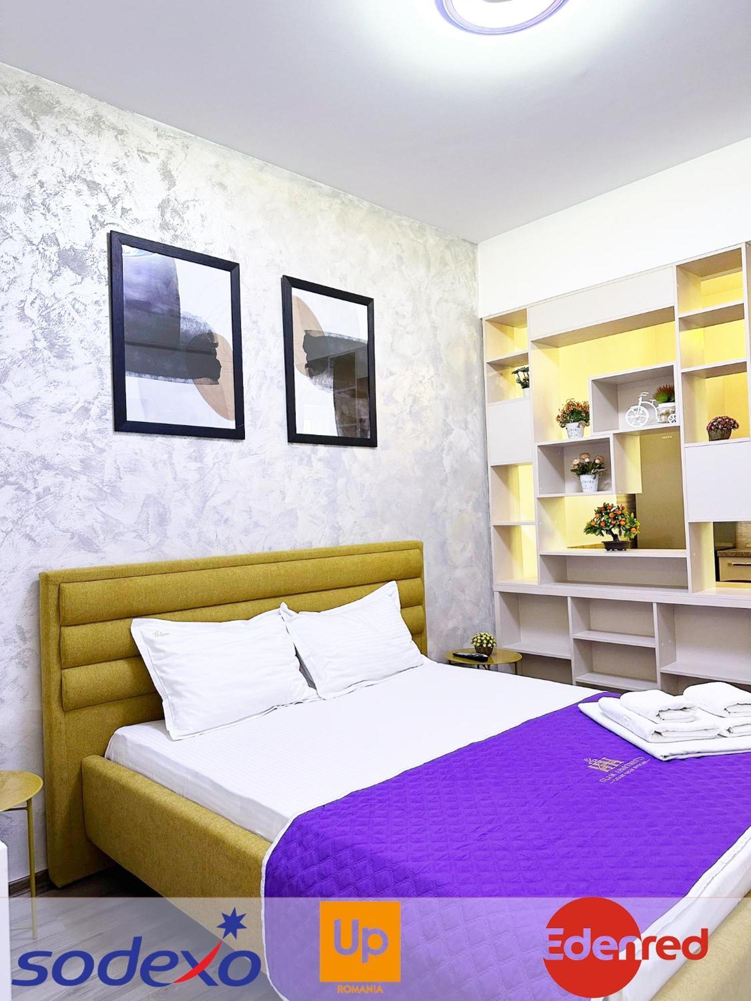Studios & Apartments Palas By Glam Apartments ياش المظهر الخارجي الصورة
