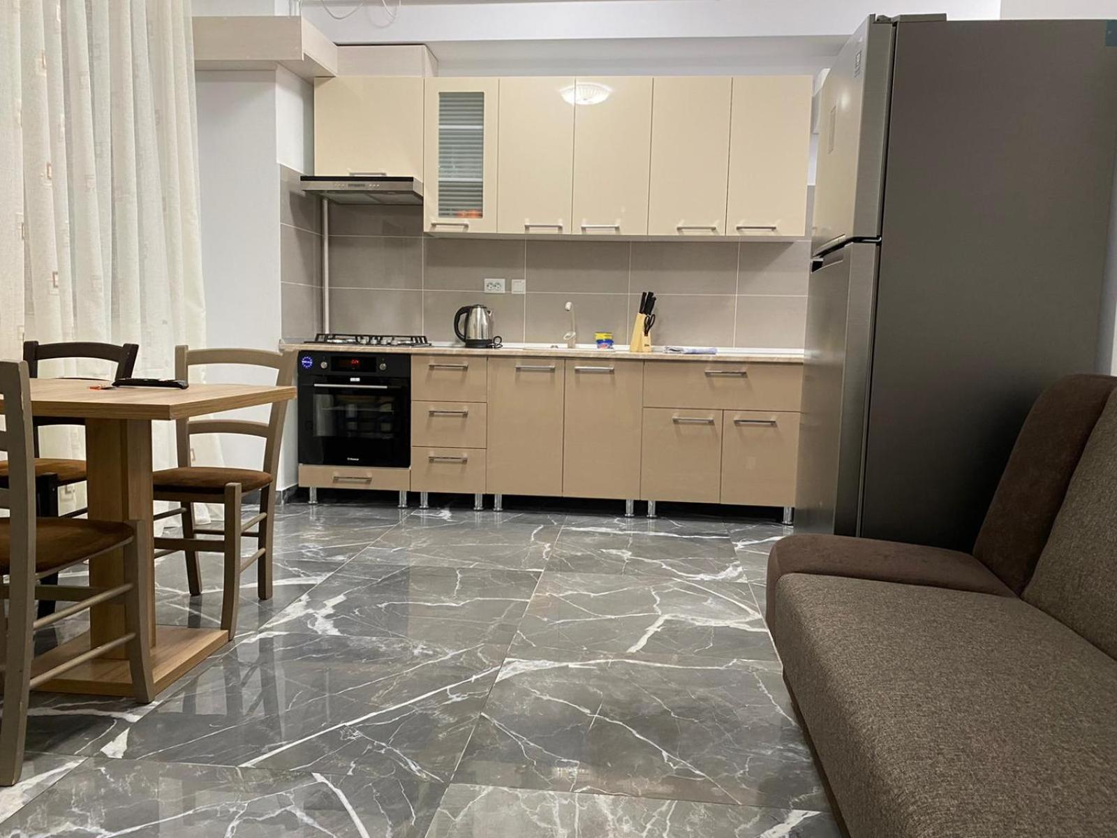 Studios & Apartments Palas By Glam Apartments ياش المظهر الخارجي الصورة