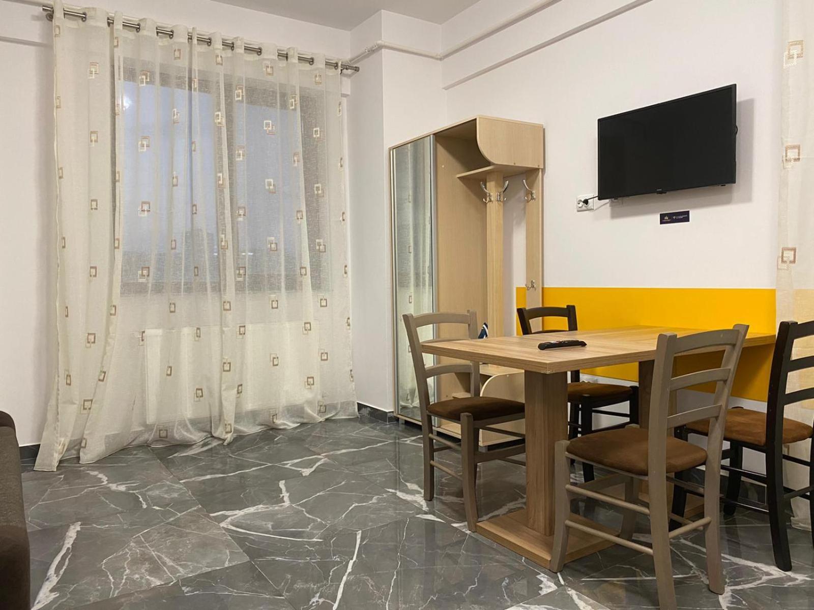 Studios & Apartments Palas By Glam Apartments ياش المظهر الخارجي الصورة