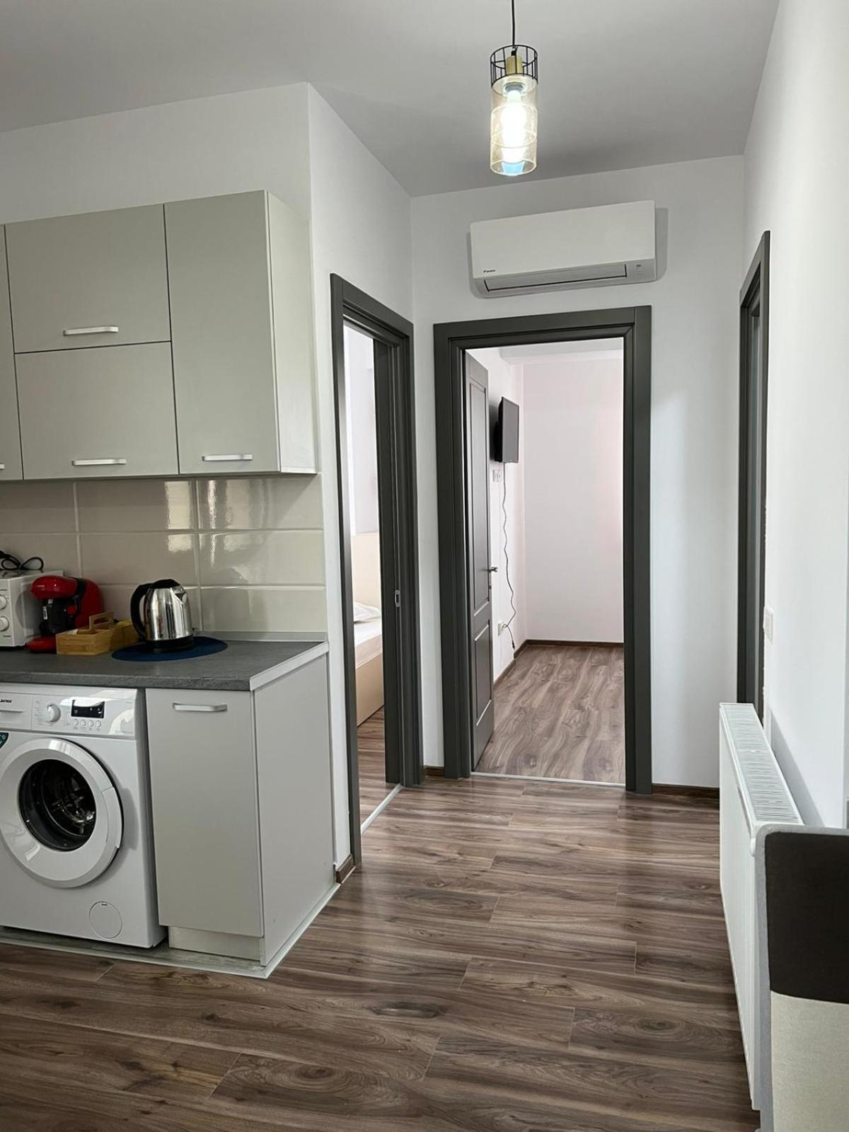 Studios & Apartments Palas By Glam Apartments ياش المظهر الخارجي الصورة