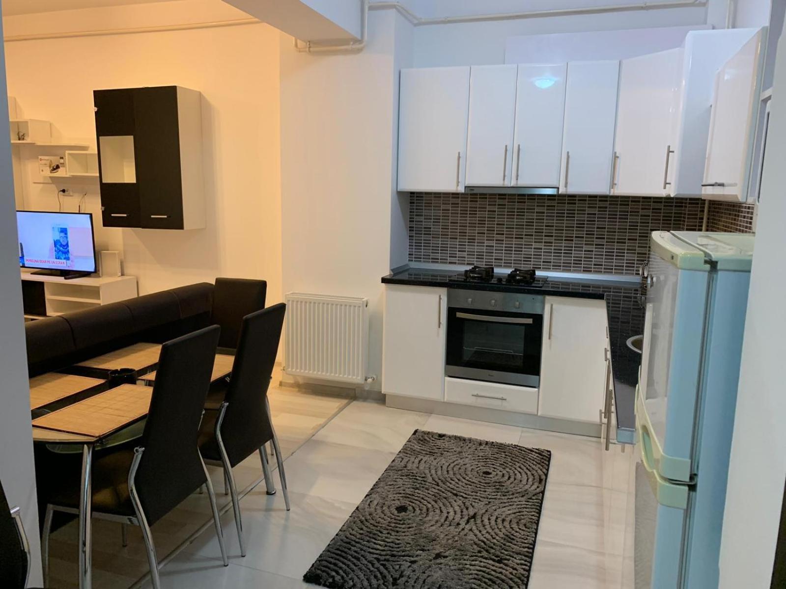 Studios & Apartments Palas By Glam Apartments ياش المظهر الخارجي الصورة
