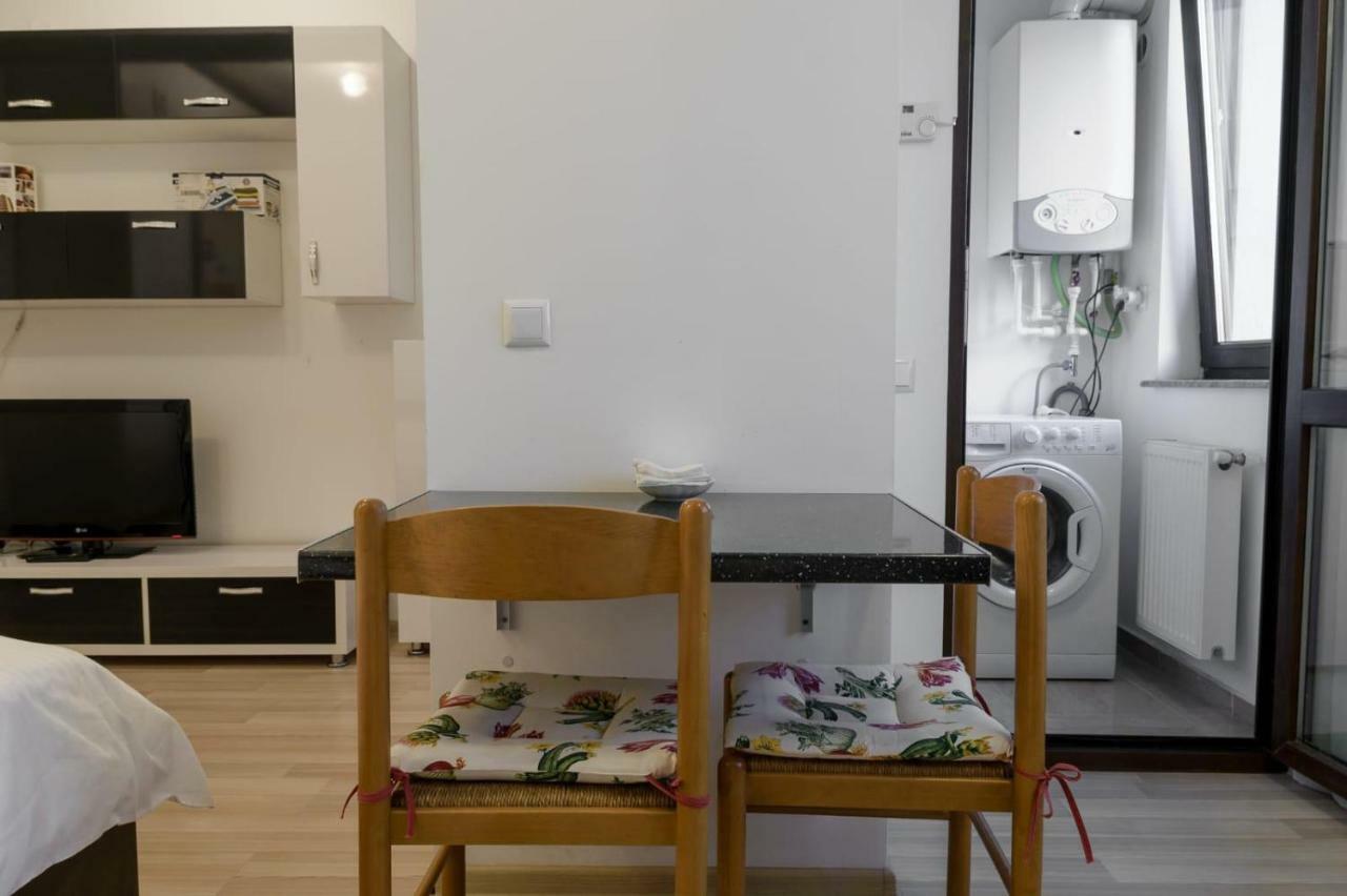 Studios & Apartments Palas By Glam Apartments ياش المظهر الخارجي الصورة